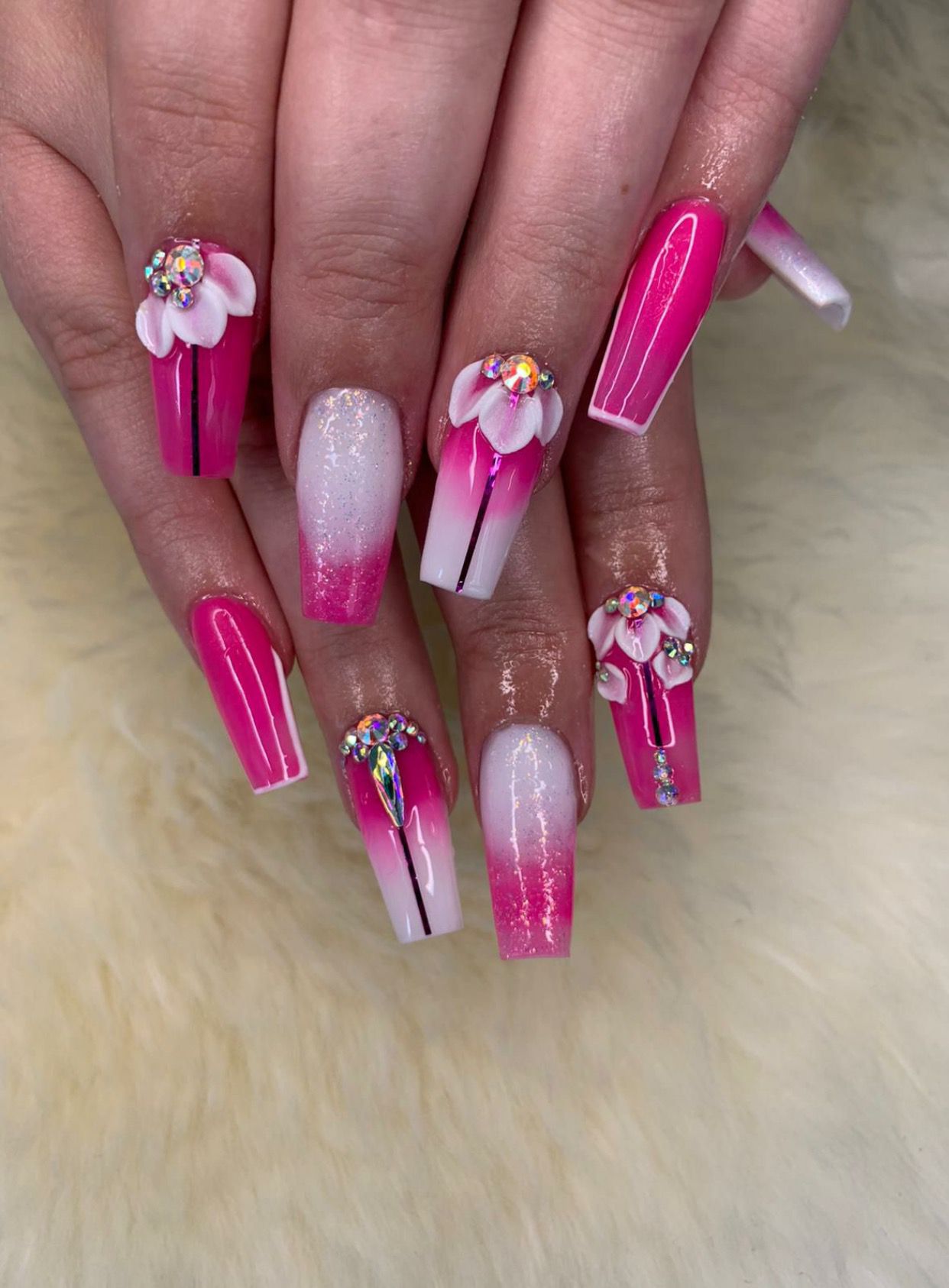 Gel nails Rotterdam — glossy gel polish manicure by Fina Nails